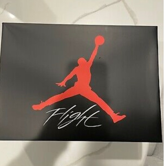 Thunder 4s - Picture 2 of 3